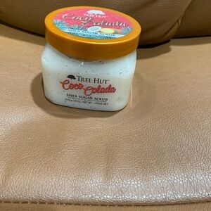 Tree Hut Coca Colada Shea Sugar Scrub - White